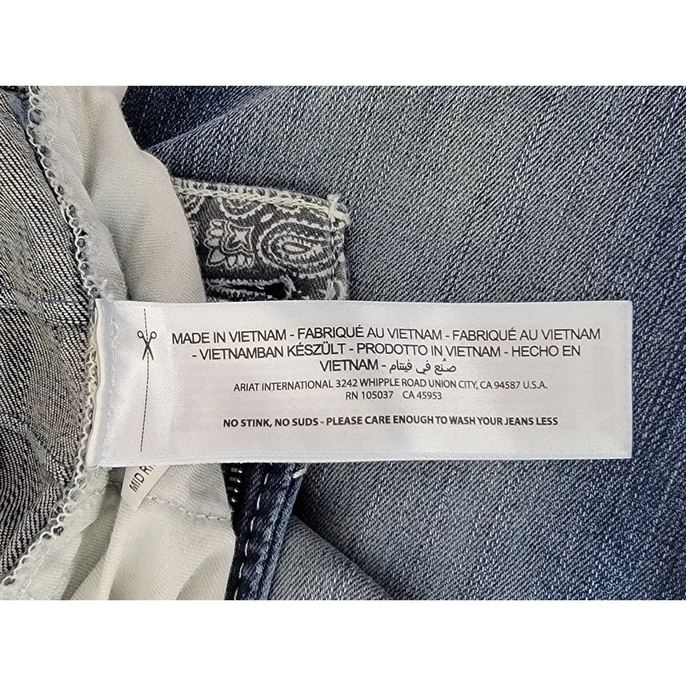 Ariat REAL Women's 32S Mid Rise Entwined Marine Bootcut Cowgirl Equestrian Jeans